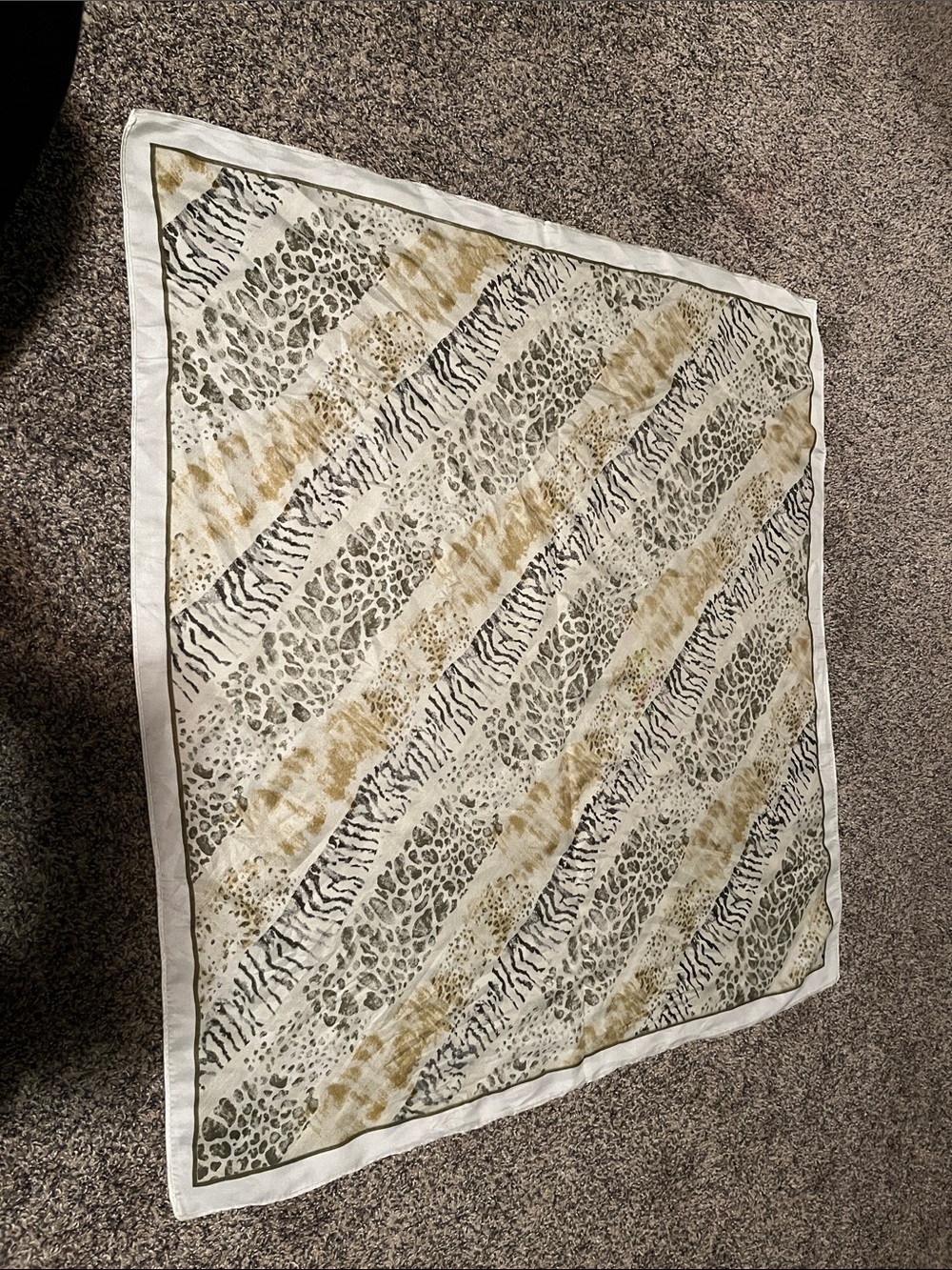 Green/Off-white square scarf
